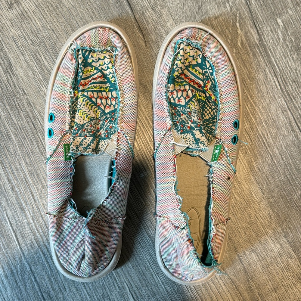 Women’s Sanuks